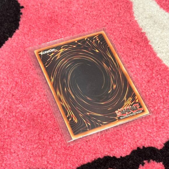 Dark Magician MAGO-EN002 [1st Edition Gold Rare] – Yu-Gi-Oh! Maximum Gold - Picture 7 of 8
